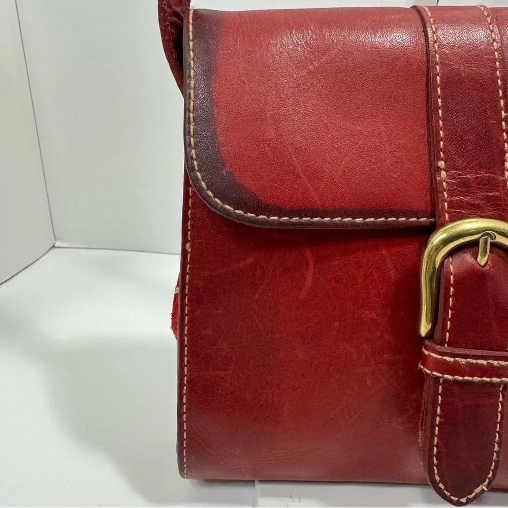 G.H Bass & Co.Womens Red Vintage Genuine Leather Crossbody Bag